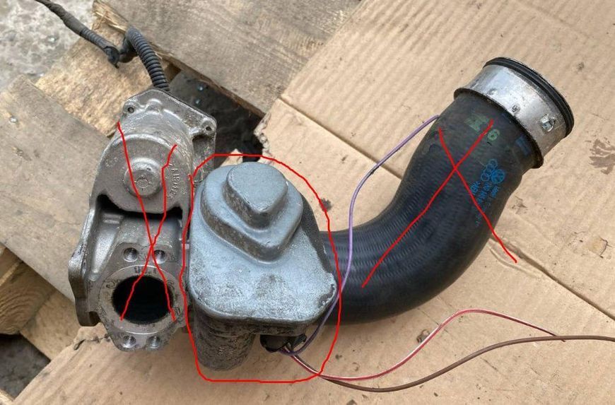 Дросельна заслонка Audi A3 8P VW Golf V Seat Passat B6 038128063G 8890B фото