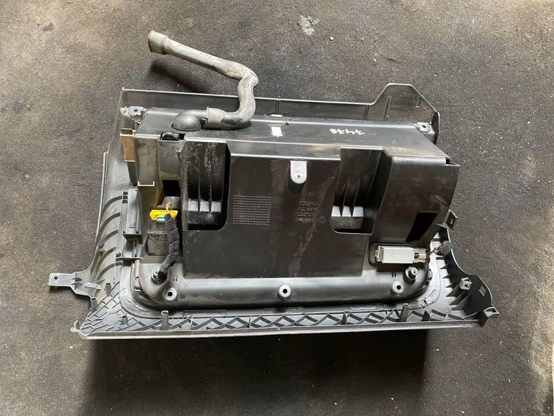 Бардачок VW Golf V 5 1K0857290 7478 фото