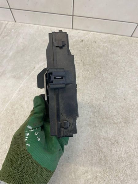 Замок крышки багажника Ford C-Max 1 2004-2010 3M51R442A66AP 11856 фото