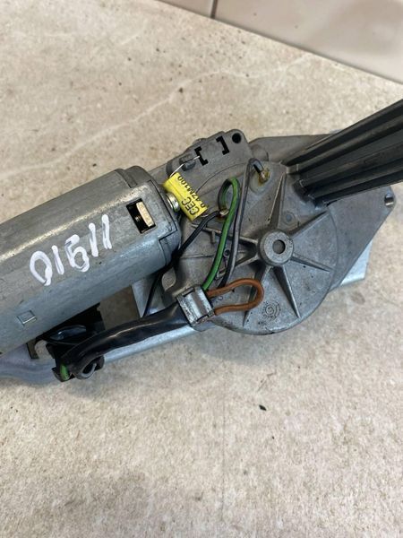 Моторчик стеклоочистителя крышки багажника Seat Ibiza 2 1993-2002 6K6955711 6K6955713A 11910 фото