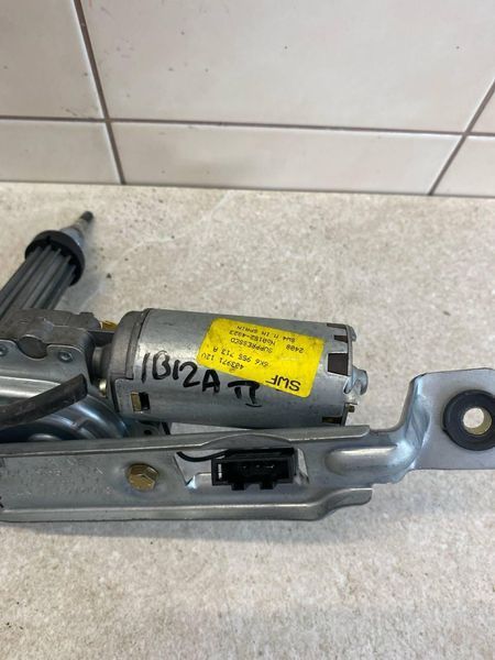 Моторчик стеклоочистителя крышки багажника Seat Ibiza 2 1993-2002 6K6955711 6K6955713A 11910 фото