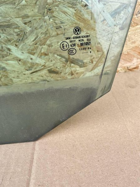 Стекло дверцы переднее левое водителя VW Golf 5 2004-2009 5-ти дверной 1K4845201C 11810 фото