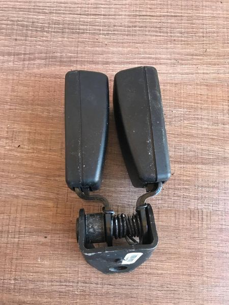 Замок ремня безопасности задний VW Passat b7 USA 561857739 2745 фото