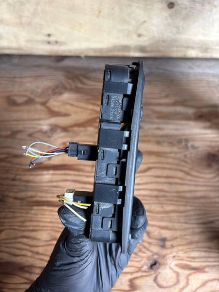 Блок кнопки управления стеклоподъемника Citroen C4 Picasso 2006-2013 96639382ZD 12760 фото