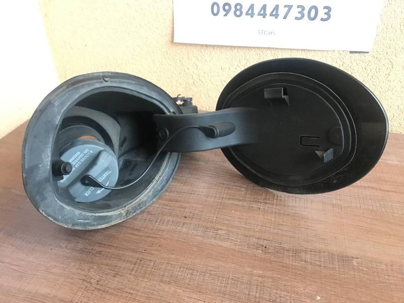 Корпус лючок бензобака топливного бака chrysler 200 15-17 68137578AC 2553 фото
